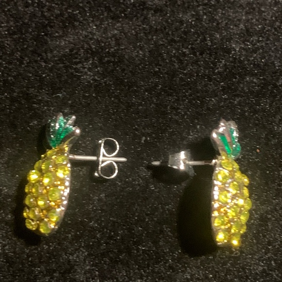 Cute Pineapple Studded Earrings Yellow Rhinestones Sparkling - Picture 5 of 5